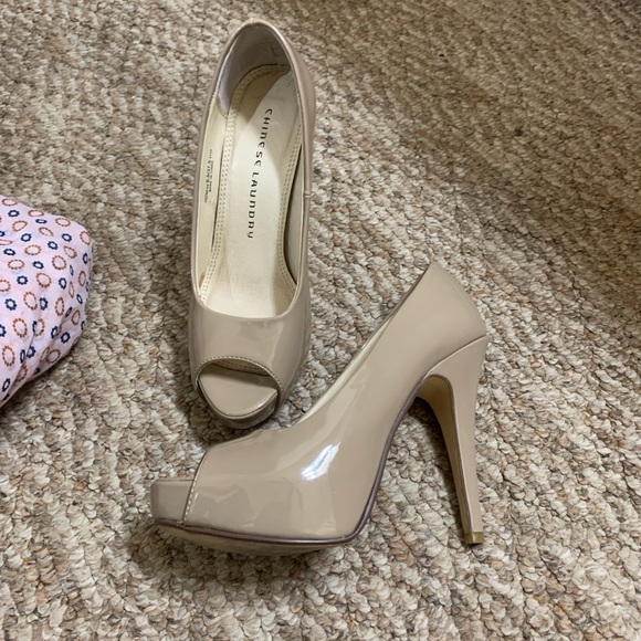 Nude color Chinese laundry peep toe stilettos - Picture 1 of 4